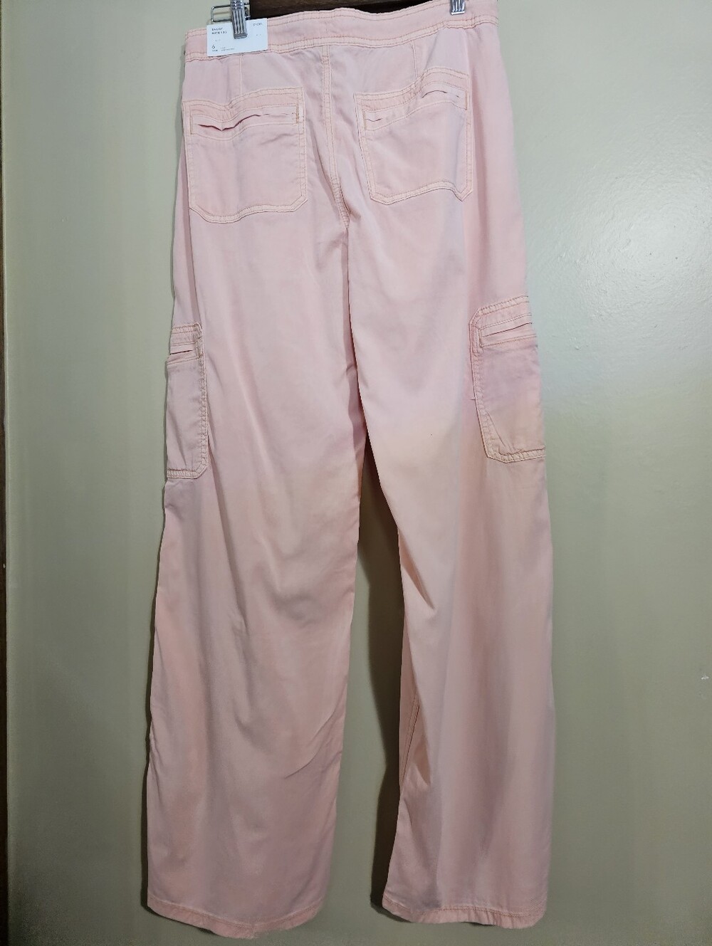 NWT American Eagle Pink Baggy Wide Leg Cargo Jeans Size 6 Long Stretch - Picture 3 of 5